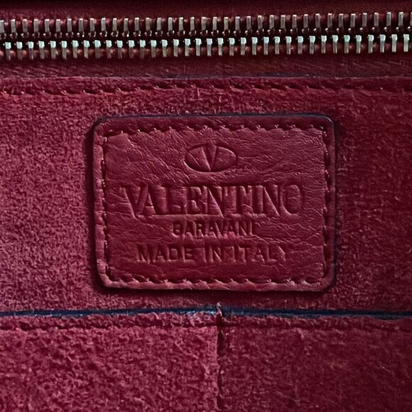 Valentino Garavani Medium Grainy Rockstud Bag - Picture 7 of 11